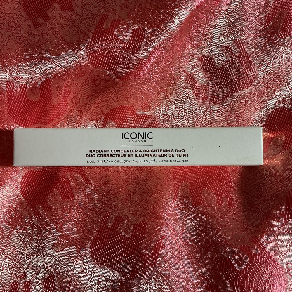 ICONIC London Radiant Concealer and brighting Duo natural light - Picture 7 of 12